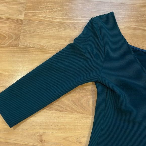 Everly Dark Green V-Back Ribbed Knit Bodycon Mini Dress Medium - Picture 8 of 10